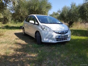 Transport: Honda Jazz : 1.3 l | 2011 year Hatchback — 5