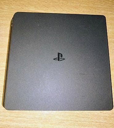 Playstation 4 1TB σε εξαιρετική κατάσταση, με δύο κοντρόλερ dualshock