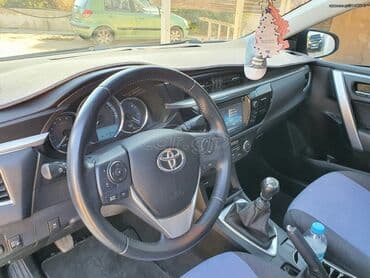 Transport: Toyota Corolla: 1.4 l | 2015 year Sedan — 5