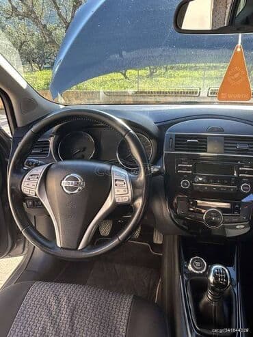 Transport: Nissan Pulsar: 1.5 l | 2016 year Hatchback — 4