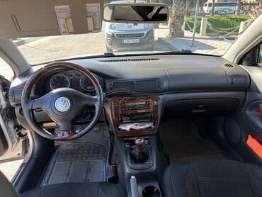 Volkswagen Passat: 2.5 l | 2004 year Limousine — 7