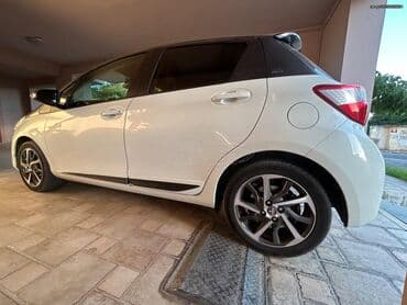 Toyota Yaris: 1.5 l | 2019 year Hatchback — 4