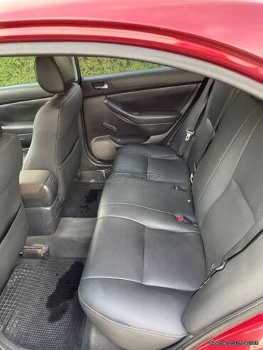 Toyota Avensis: 2 l. | 2004 έ. Λιμουζίνα — 9