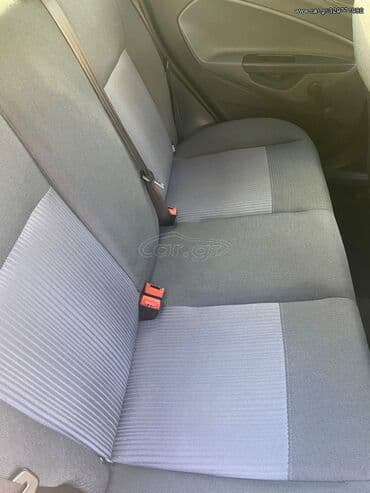 Used Cars: Ford Focus: 1.2 l | 2011 year 200000 km Coupe/Sports — 7