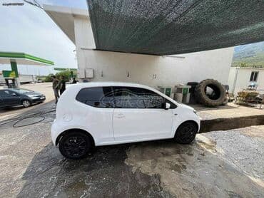 Transport: Volkswagen Up: 1 l | 2016 year Hatchback — 4