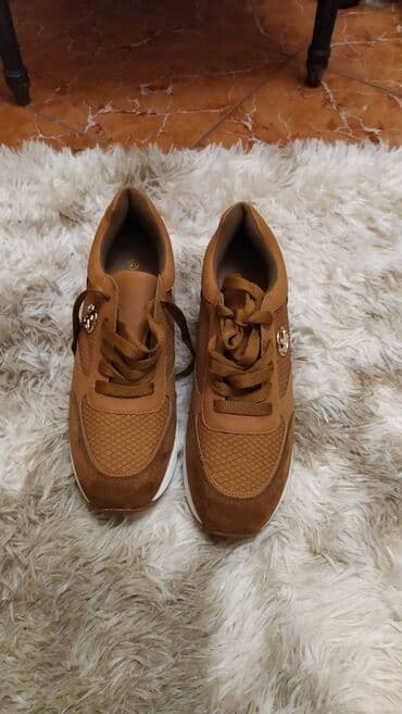 Παπούτσια.
Καινούργια, αφόρετα.
Πολύ άνετα, μέγεθος 41 at lalafo.gr Παπούτσια.
Καινούργια, αφόρετα.
Πολύ άνετα, μέγεθος 41