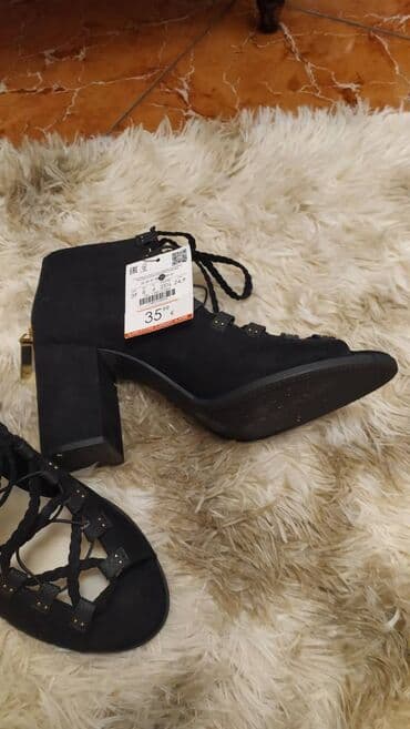 Παπούτσια.
Καινούργια, αφόρετα.
Πολύ άνετα, μέγεθος 38 at lalafo.gr Παπούτσια.
Καινούργια, αφόρετα.
Πολύ άνετα, μέγεθος 38